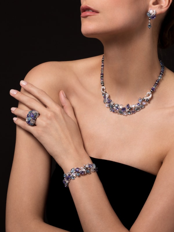 Necklace with engraved stones White gold, aquamarines, tanzanites, moonstones, onyx, diamonds