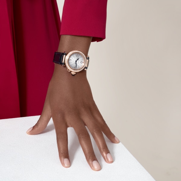 Montre Pasha de Cartier 35mm, mouvement automatique, or rose, diamants, 2 bracelets cuir interchangeables