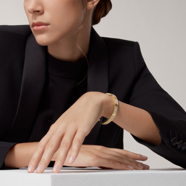 Bracelet Love, modèle classique, pavé Or jaune, diamants