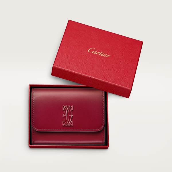 C de Cartier Mini-Brieftasche Kalbsleder in Kirschrot, Gold-Finish und Emaille in Kirschrot