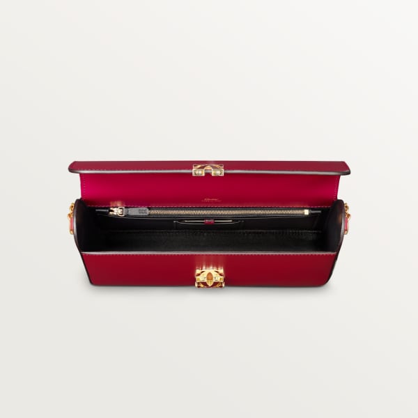 C de Cartier Tasche mit Kette, kleines Modell Kalbsleder in Kirschrot, Gold-Finish und Emaille in Kirschrot