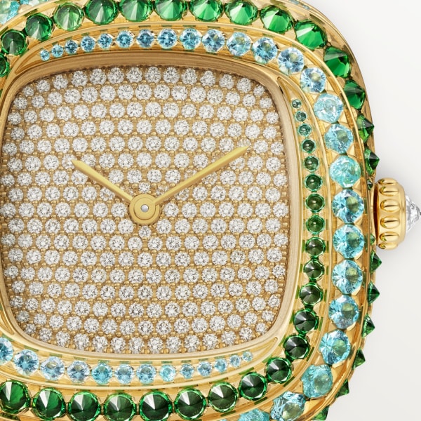 Reloj Coussin de Cartier Tamaño mediano, movimiento de cuarzo, oro amarillo, diamantes, turmalinas, tsavoritas, piel