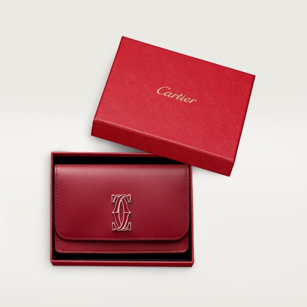 C de Cartier Multi-Kartenetui mit Umschlag Kalbsleder in Kirschrot, Gold-Finish und Emaille in Kirschrot