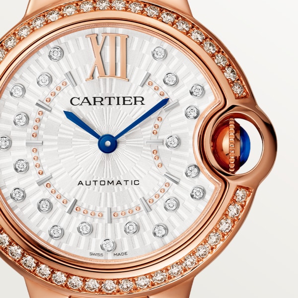 Reloj Ballon Bleu de Cartier 33 mm, movimiento mecánico de carga automática, oro rosa, diamantes.