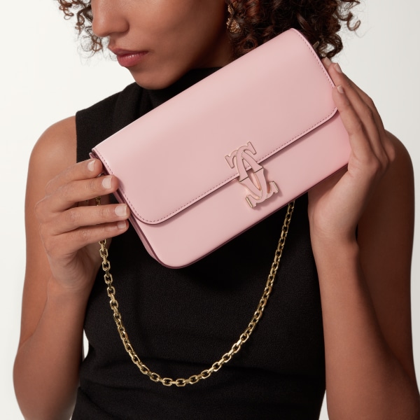 Bolso C de Cartier, bolso de cadena Piel de becerro rosa pálido, acabado dorado y esmalte rosa pálido