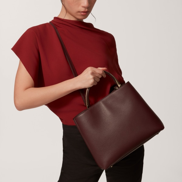 Bolso con asa tamaño mediano, Panthère de Cartier Piel de becerro graneada ciruela