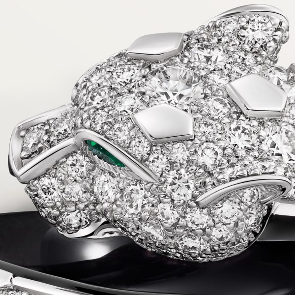 Anillo Panthère de Cartier Oro blanco, laca negra, ónix, esmeraldas, diamantes