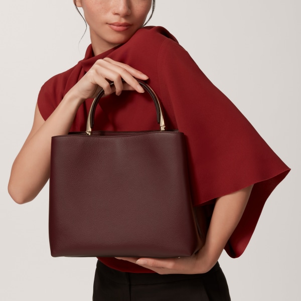 Bolso con asa tamaño mediano, Panthère de Cartier Piel de becerro graneada ciruela