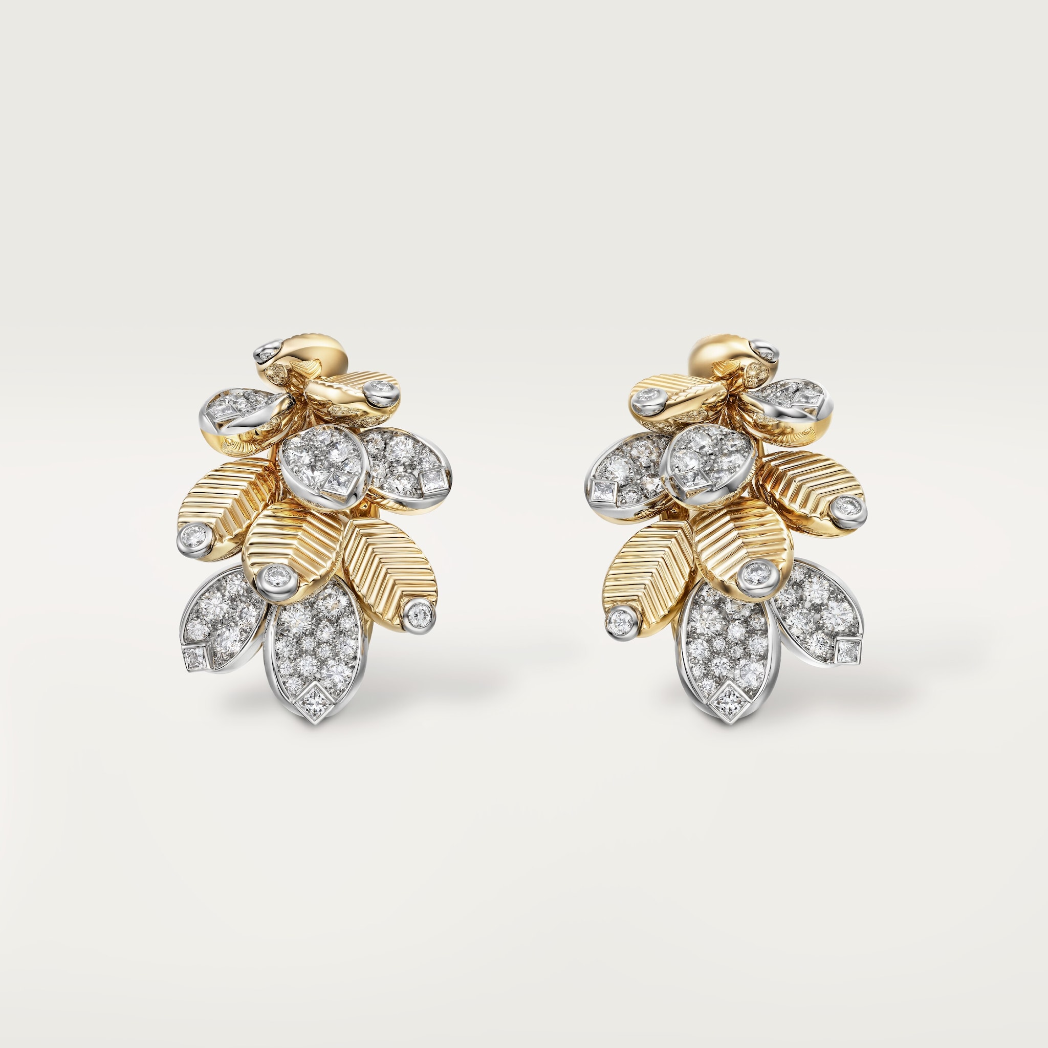 Grain de Café earringsYellow gold, platinum, diamonds